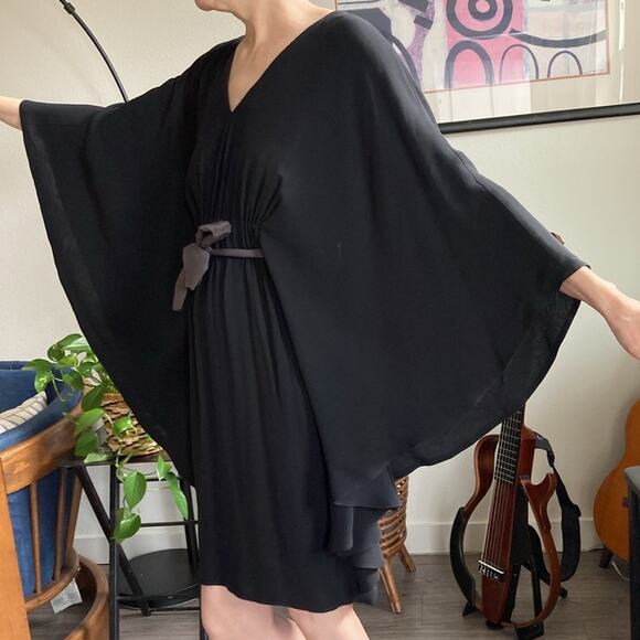 Fendi 100% silk Angel sleeve Batwing dress - Picture 5 of 14